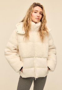 Зимняя куртка