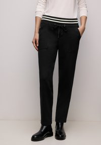 Спортивные штаны