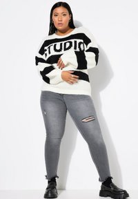 Джинсы Джинсы