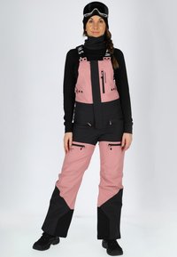 Спортивные штаны