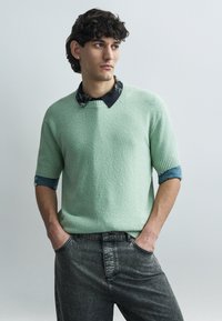 Пуловер Пуловер