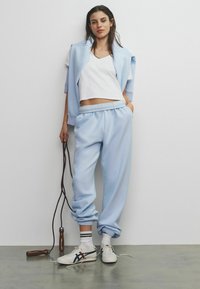 Спортивные штаны