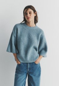 Пуловер с рукавом три четверти