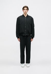 Спортивные штаны