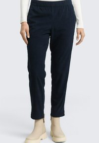 Узкие брюки