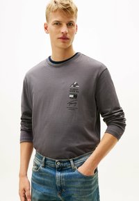 Лонгслив Лонгслив