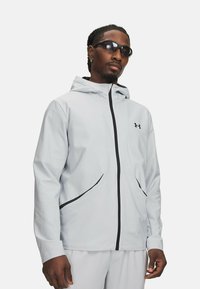 Спортивная куртка