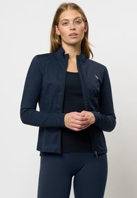 Спортивная куртка