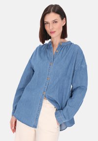 Джинсовая блузка