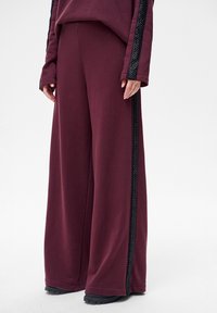 Спортивные штаны