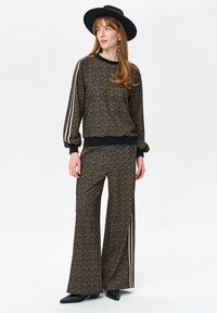 Спортивные штаны