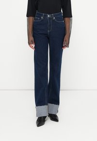 Джинсы Джинсы