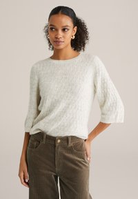 Пуловер с рукавом три четверти