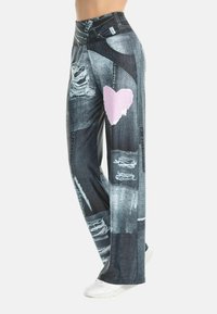 Широкие брюки