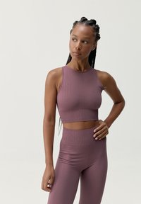 Спортивный бюстгальтер