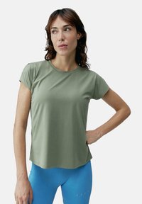 Спортивная майка