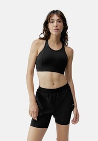 Спортивный бюстгальтер