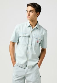 Рубашка с коротким рукавом