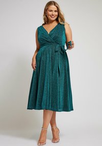 Платье Платье