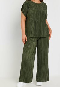 Брюки Брюки