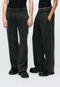 Спортивные штаны