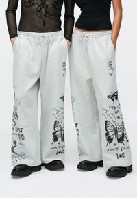 Спортивные штаны