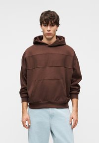 Пуловер с капюшоном