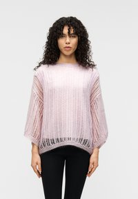 Пуловер с рукавом три четверти