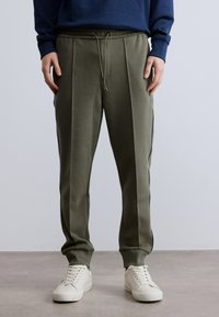 Спортивные штаны