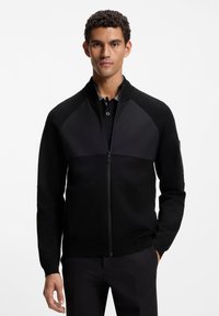 Спортивная кофта