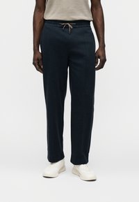 Спортивные штаны