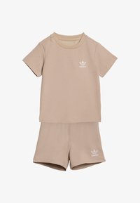 Набор одежды Набор одежды