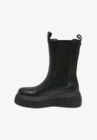 Полусапожки на платформе