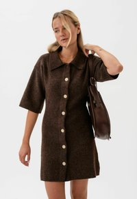 Вязаное платье