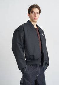 Куртка бомбер