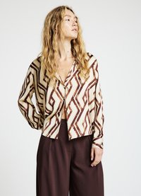 Атласная блузка