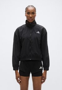 Спортивная куртка