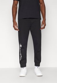 Спортивные штаны Спортивные штаны