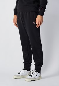 Спортивные штаны Спортивные штаны