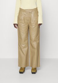 Широкие брюки