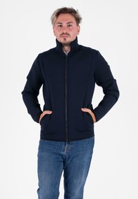 Спортивная кофта Спортивная кофта