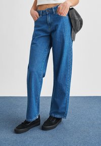 Широкие брюки