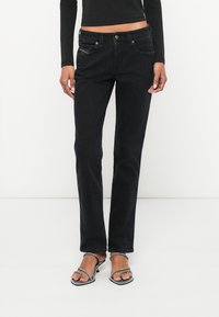 Клешеные брюки