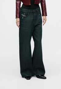 Свободные джинсы