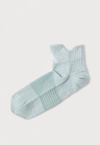 Спортивные носки