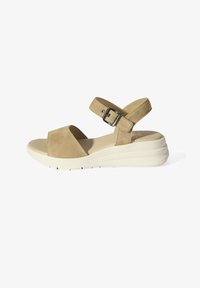 Босоножки на танкетке Босоножки на танкетке