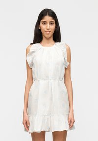 Короткое платье