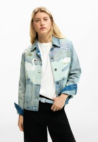 Джинсовая куртка Джинсовая куртка