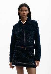 Джинсовая куртка Джинсовая куртка