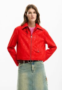 Кожаная куртка Кожаная куртка